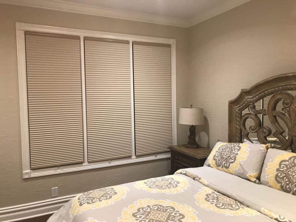 Honeycomb double cell blinds